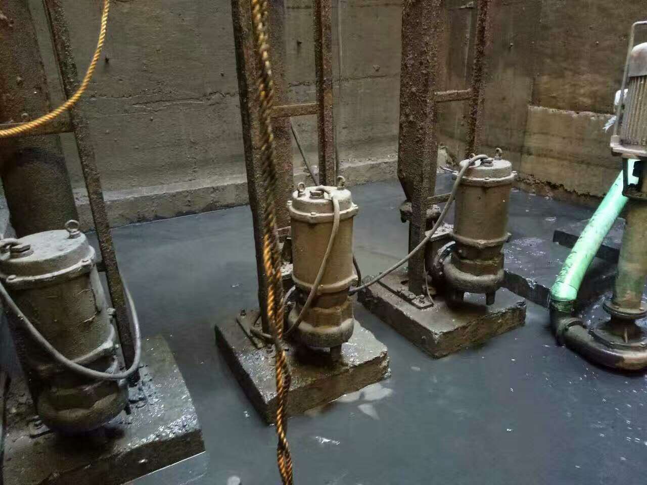 义马污水池清理