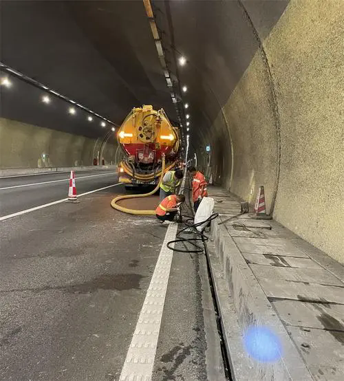 义马隧道排水渠清淤